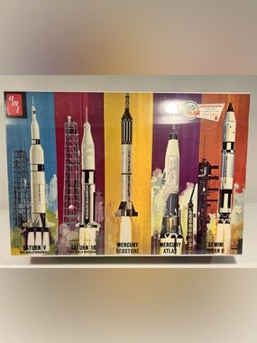 AMT Saturn V Rocket Apollo Spacecraft Model Kit  1/200 Sealed NASA Retro Deluxe